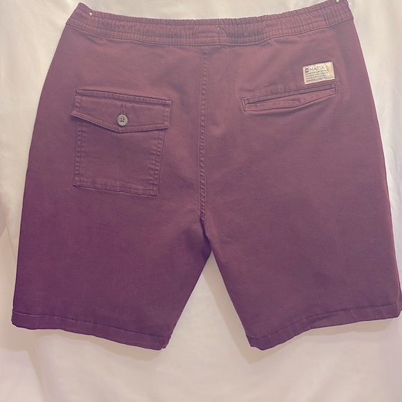 NWOT MATIX Men’s Shorts Pull On Streetwear Board Wear Burgundy Size Medium. - Picture 5 of 13